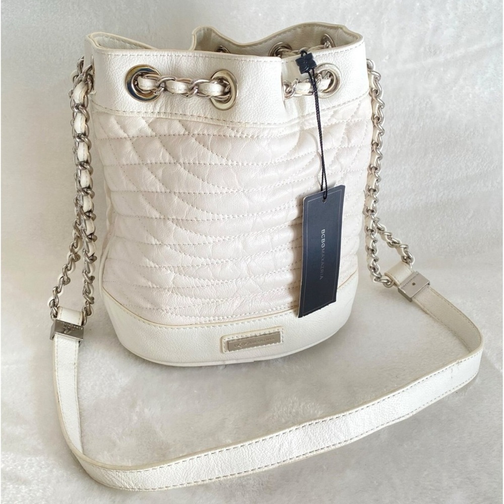 BCBGMAXAZRIA Beige Quilted Chain “Audrey” Bucket Bag